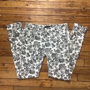 MATERIAL girl liberty  floral very light denim jeans size 5 black white roses